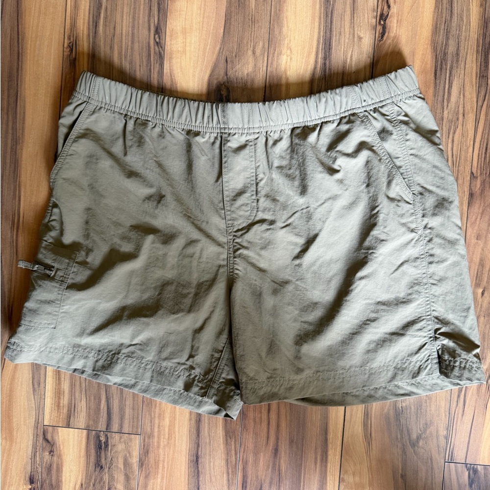 Merrell  khaki utility women’s Shorts